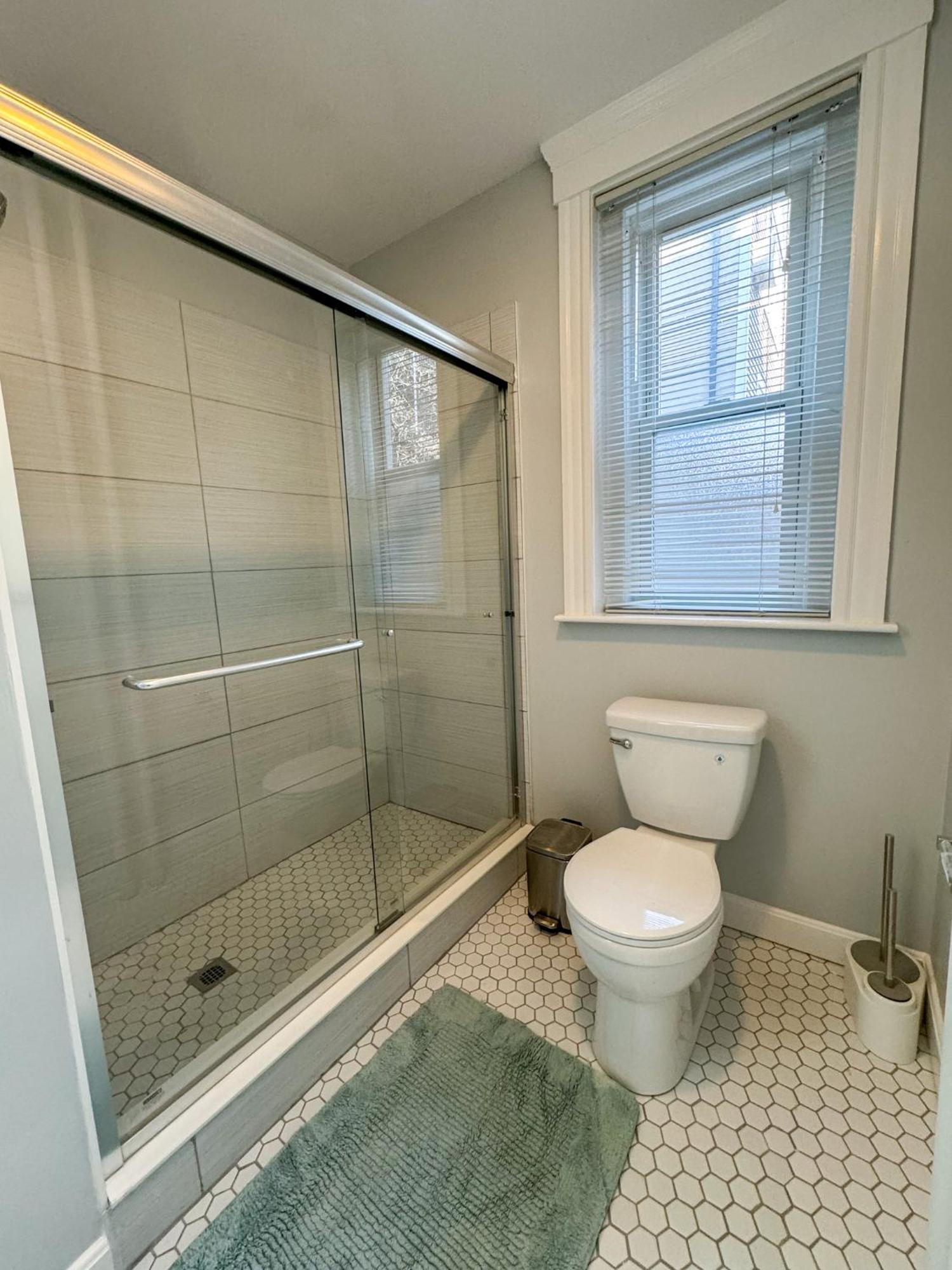 Huge,3 Bed,2Bath,Public Transport,Boston,Sleeps 9 Apartment Brookline Bagian luar foto