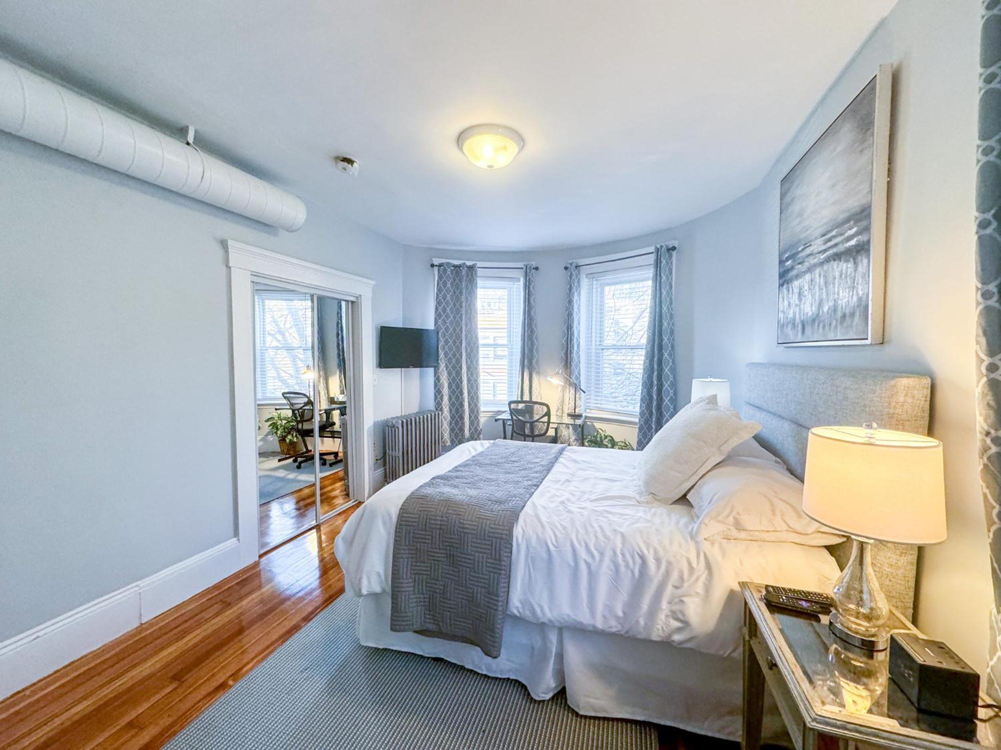 Huge,3 Bed,2Bath,Public Transport,Boston,Sleeps 9 Apartment Brookline Bagian luar foto