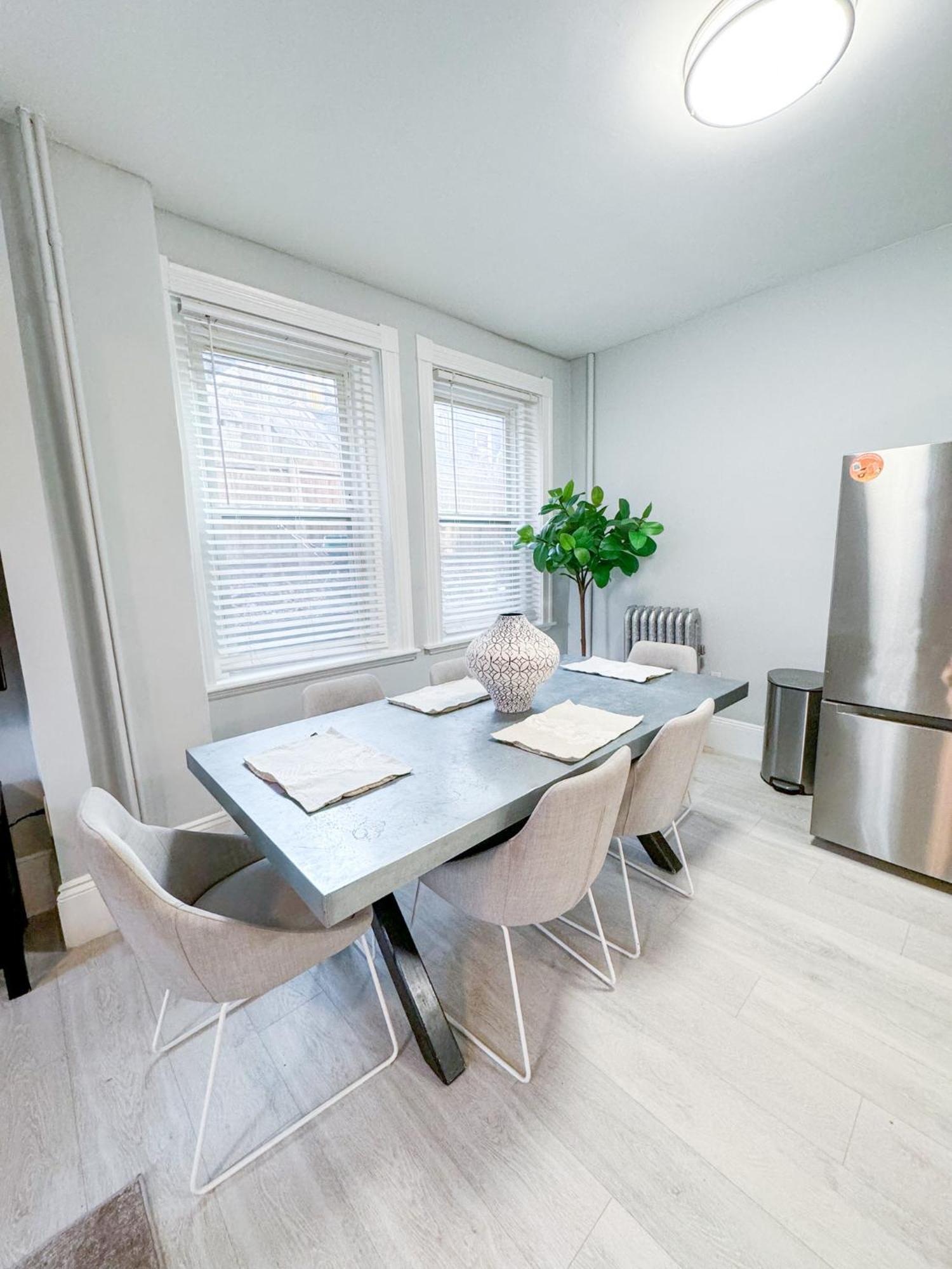 Huge,3 Bed,2Bath,Public Transport,Boston,Sleeps 9 Apartment Brookline Bagian luar foto